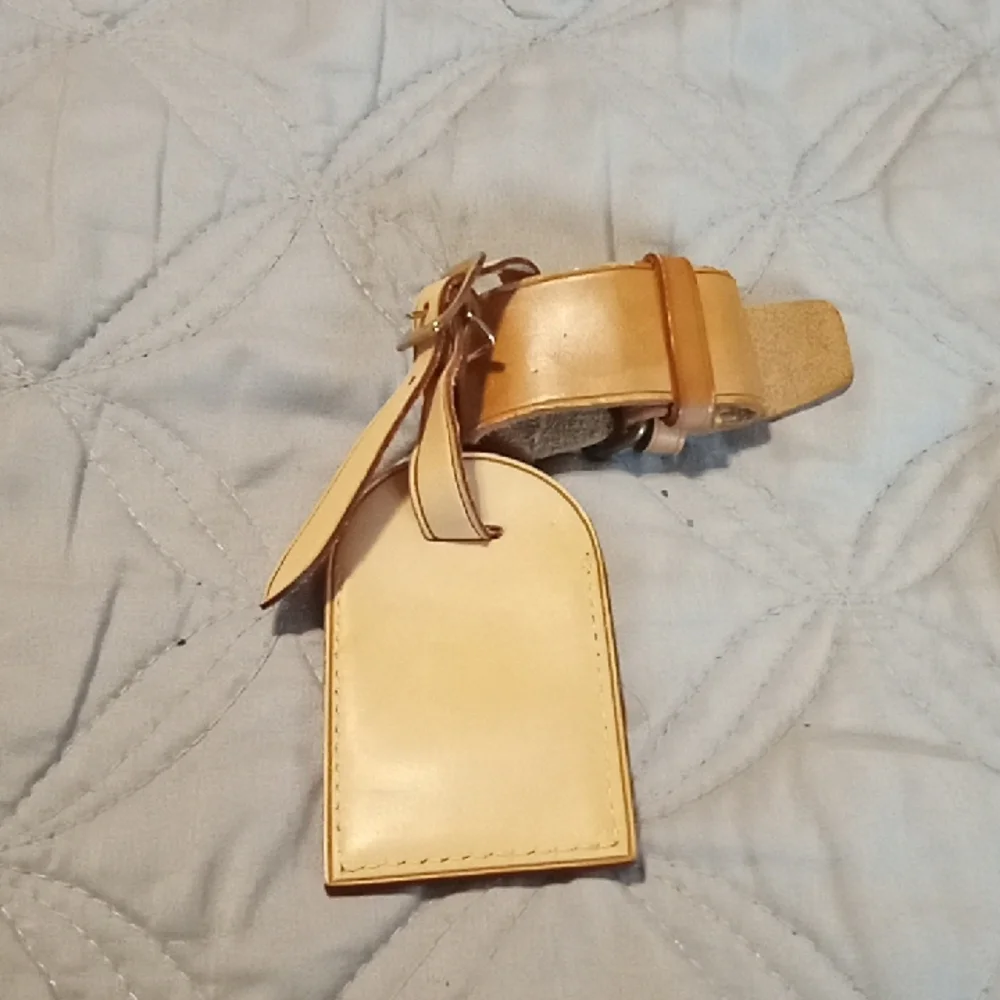 Louis Vuitton Beige Leather Luggage Tag & Poinsettia